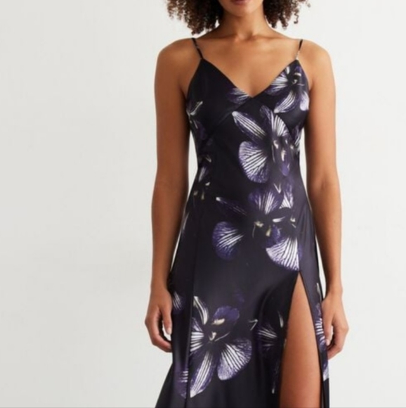 Dynamite V-neck slip midi dress - Picture 2 of 5